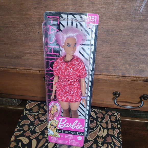 Barbie 2019 Fashionista # 151 Pink Hair - Picture 1 of 17